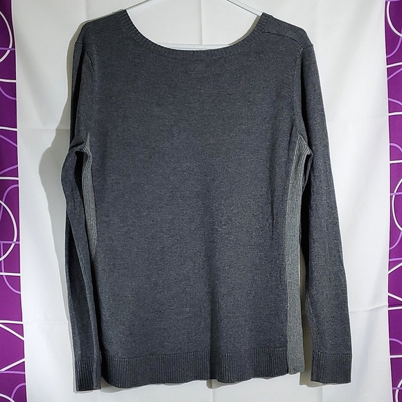 Gap Grey Knit Combo Long Sleeve V-Neck Sweater, Cotton/Rayon Mix - Size Medium - Picture 9 of 14